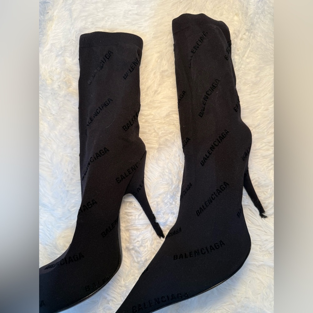 Balenciaga Women's Black Heeled Boots 👢